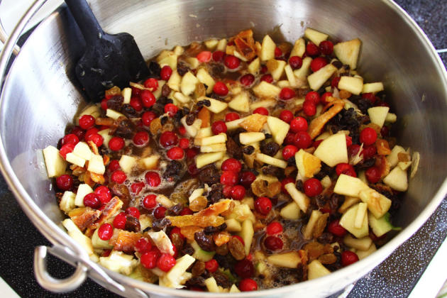 mincemeat-pie-filling-making-christmas-bright-food-fanatic