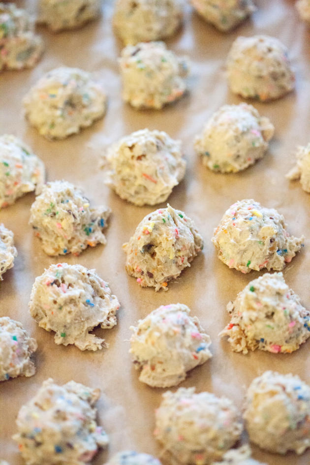Frosted Flake Funfetti Cookies - Food Fanatic